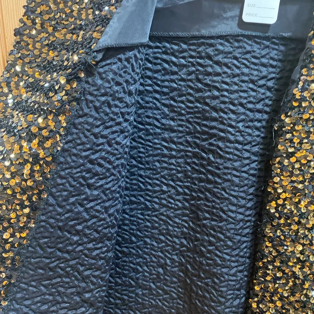 Elegant Gold & Black Sequinned Fully Lined Jacket - Picture 5 of 7
